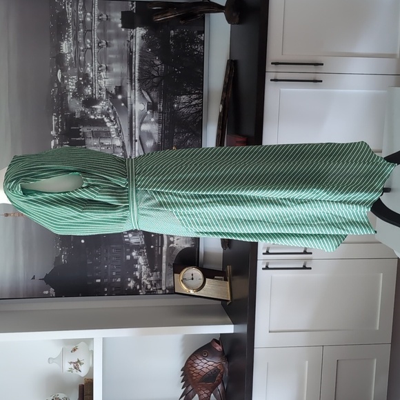 Vince Camuto Green Asymmetrical Sundress with Cap Sleeves,14W. - Picture 4 of 9